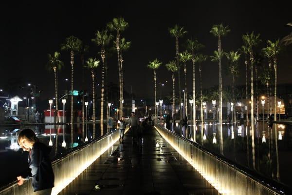 Fanfare Fountain, from the center path (pre-show)