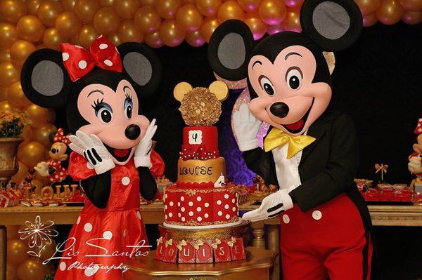 Minnie Mouse theme cake!