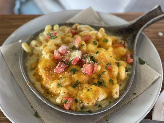 Lobster mac & cheese