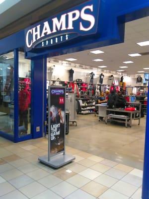 Champs - entrance