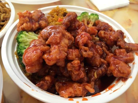 Lunch Special General Tso's Chicken w/ Fried Rice