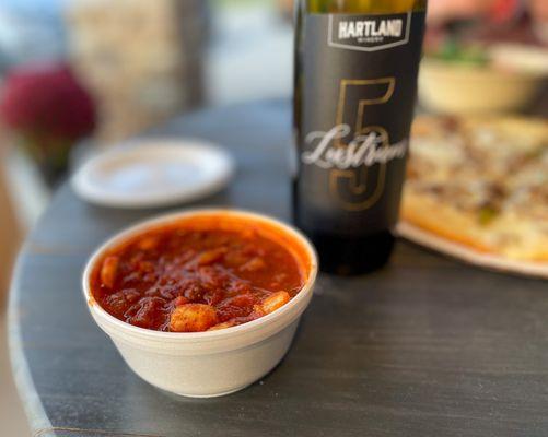 Chili and Lunstrum wine