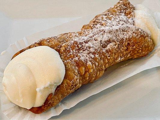 Large Cannoli