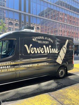 Offering free wine delivery in Manhattan for orders over $150! Plus fast 2 hour delivery.