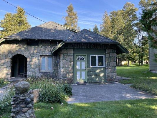 Mushroom House Tours