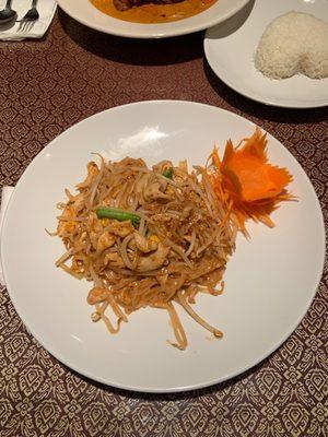 chicken pad thai