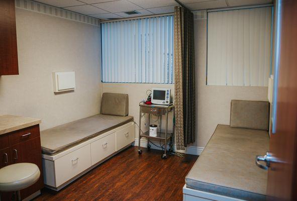 Our recovery room is a comfortable space for patients to gain alertness as they wake up from sedation.