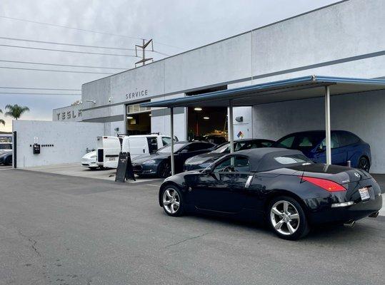 Tesla Service Center