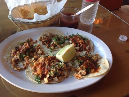 Tacos de pollo asado