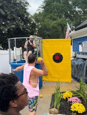 Dunk tank