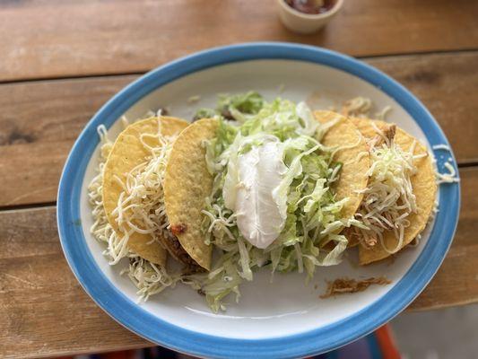 Taco platter. Two chicken and two beef tacos