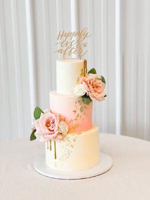 Three-tier wedding cake (4/6/8inch, serves 44)