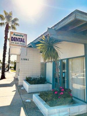 Premier Palm Dental. Multi-specialty & Sedation Dentistry. Office Exterior