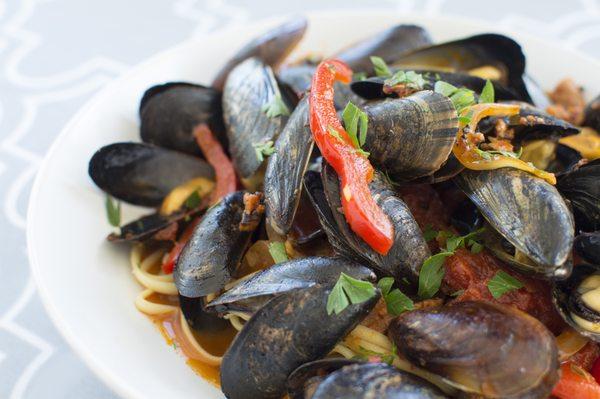 Mussels Pariano with Linguine