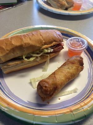 6" super sub with a steak egg roll & egg roll sauce. Very satisfying!