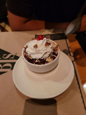 Sundae Pizookie with the brownie on the side