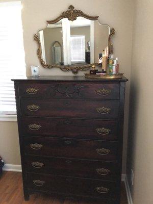 Oh I knew it!  This unique old mirror looks so lovely above my antique dresser, like they were meant to go together.  Love it!