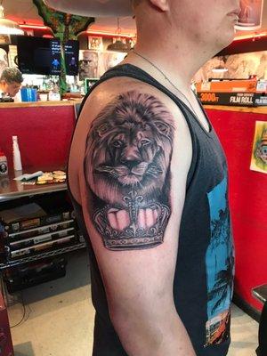 Lion n crown piece