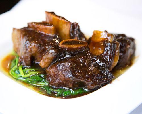 Red Cooked Short Ribs in Hang Chow Style 红烧牛仔骨