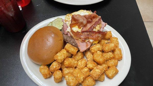 Farmer's burger with tator tots