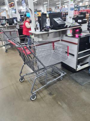 BJ Wholesale Customer asked to grab carts from Parking lot not allowed to use available carts inside