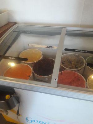 Who doesn't love to scoop their own ice cream?  Lots of flavors to mix and match.