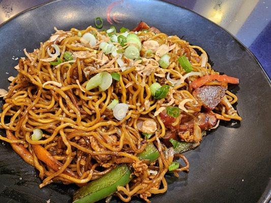 Roast pork lo mein Hong Kong style