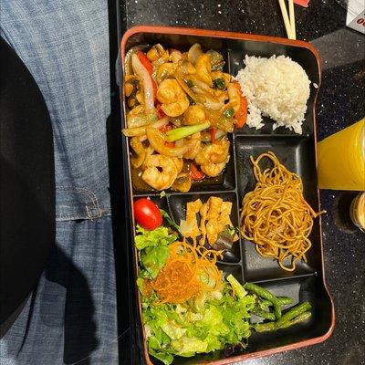 Bento Asian Kitchen + Sushi