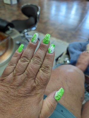 A and P NAIL SPA did a fabulous job.....no one else will have these nails at Miramar beach......thanks to this spa .....best job I ever had