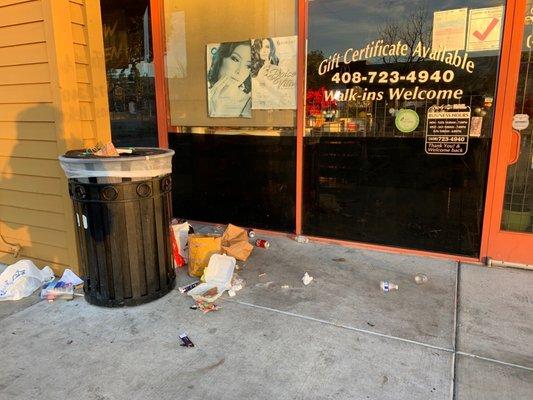 Popular spot to eat takeout