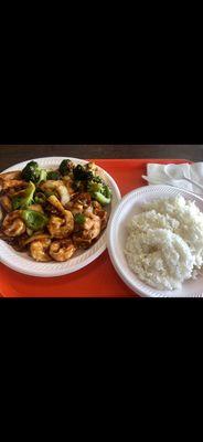 Szechuan Shrimp- Quick, friendly staff and the food was fresh and so delicious! $10.25