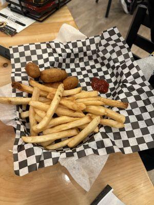 Kids corn dogs with fries