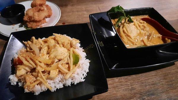 Chicken curry & calamari appetizer (already partially gone)