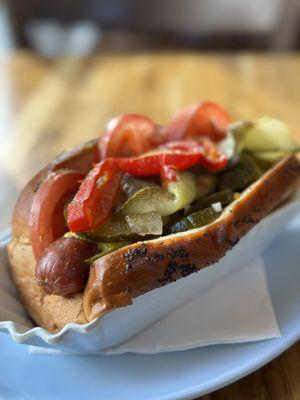 Chi-Town Fresh tomato slices, dill pickle slices, short bus mustard, relish, pickled fresno peppers, and celery salt on poppy seed bun.