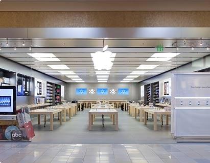 Front of Apple Store in Fayette Mall in Lexington KY.