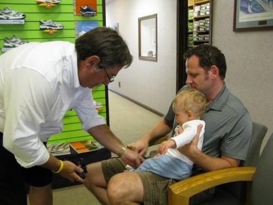 The staff at Golden Shoes specializes in the fitting of children.