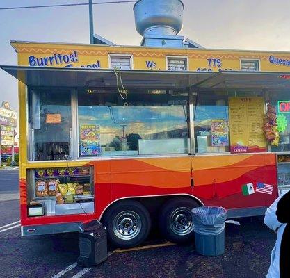 La Favorita Taco Truck