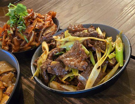 Sichuan-Style Beef with Onions
 (back, the left are Pig's Ear Slices in Chili Oil)