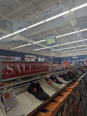 SKECHERS Factory Outlet