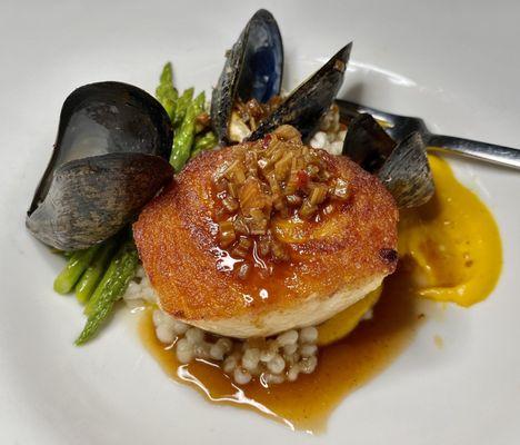 Daily Fresh Catch "Opah" - Fish special with mussels and asparagus.