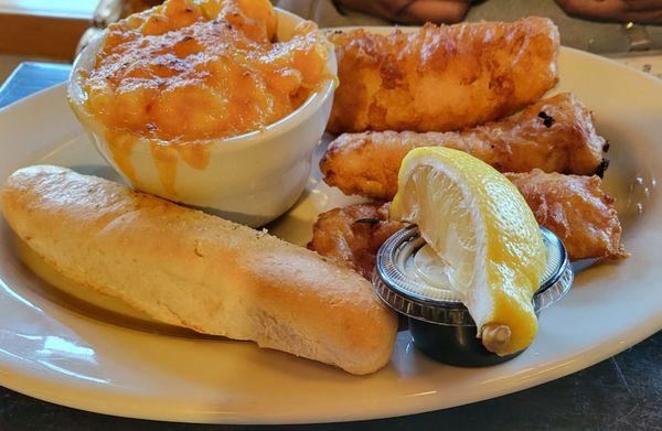 3 pc Fish & Chips w/ Mac n cheese