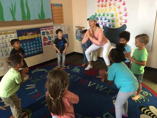 Learning Spanish in our Spanish Preschool as we enjoy our weekly dance classes in Spanish with Miss Vanessa