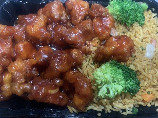 general tso chicken dinner combo (comes w pork fried rice and egg role)