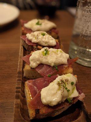 Prosciutto & burrata crostini