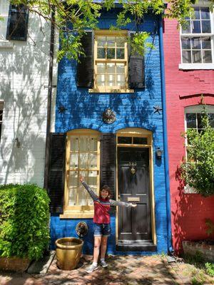 The "Spite House" is the narrowest home in America. At 7 feet wide and 25 feet deep, it has 325 square feet in 2 stories of living space.