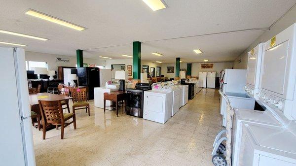 Showroom (05/13/23). @RossApplianceAndMattress #Kalihi #Oahu #Hawaii #Appliances #Mattresses #RentalProperty