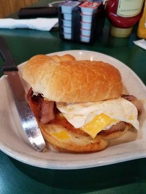 Breakfast sandwich