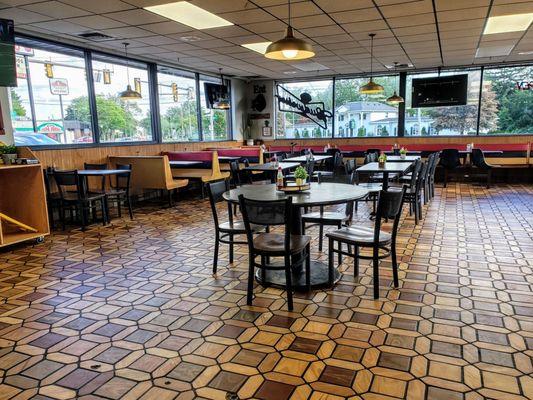 Dining Area at Rudy's Alexis Rd.