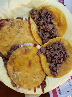 2 carne asada mulitas and 2 carne asada tacos. Toppings bagged individually due to Covid precautions.