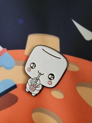 Marshmallow pin